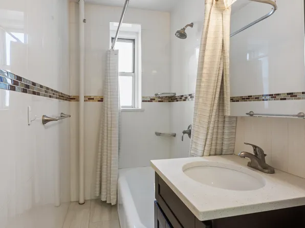 67-12 Yellowstone Boulevard image 11 of 13