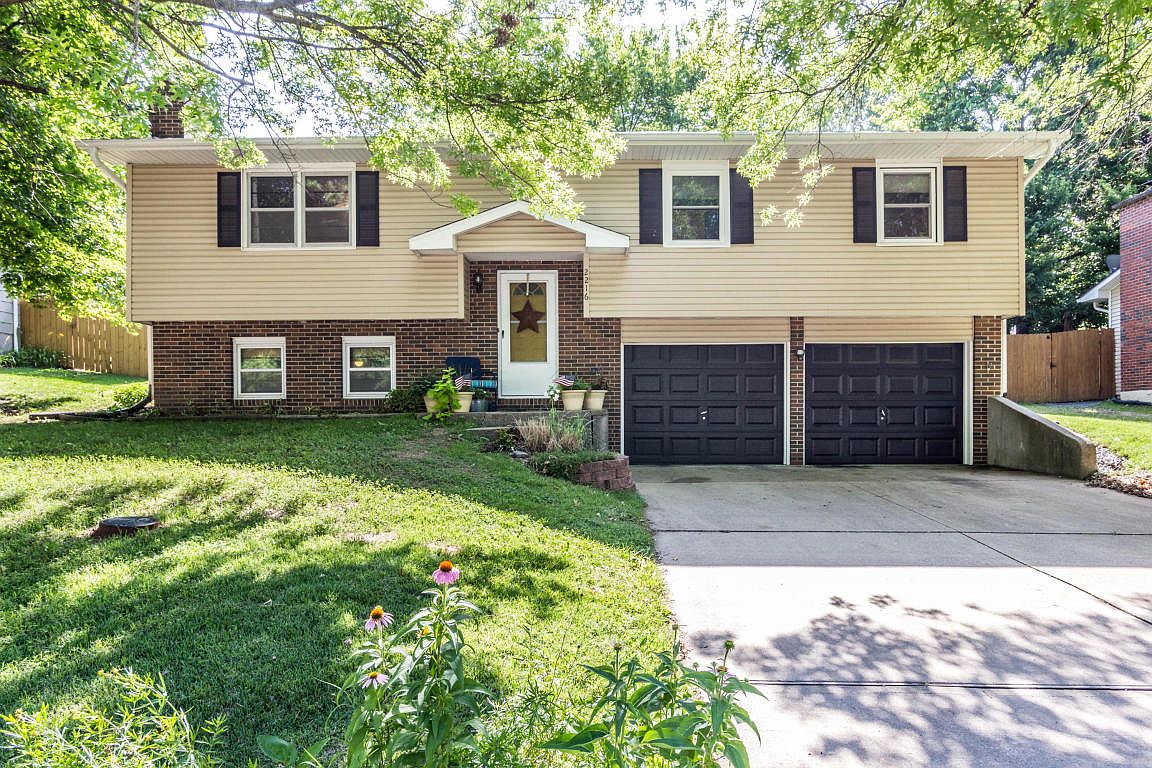 ▪️ momomo　▪️ 2216 S Indiana Ave, Kokomo, IN 46902 | MLS #202520882 | Zillow