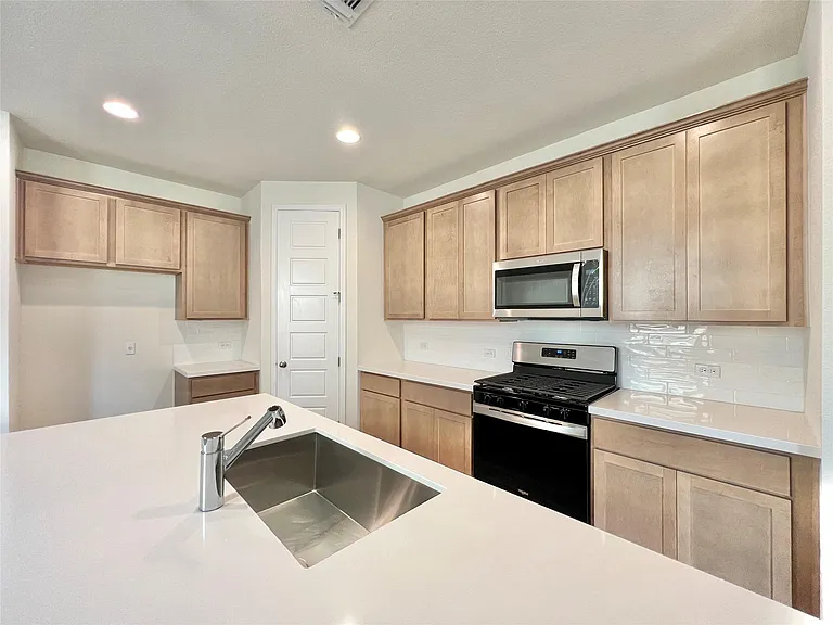 176 Fluttermill Loop — Photo 3