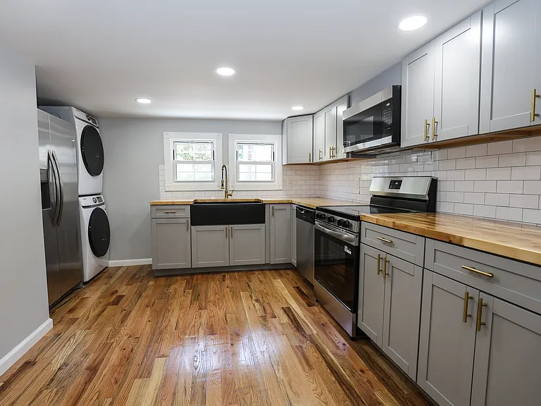 562 Peacock St #2 — Photo 12