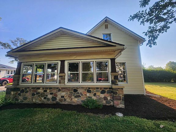2nd image of 306 S Main St