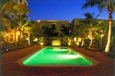 POOL &amp; ENTERTAINING