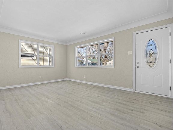 5th image of 228 Lucinda Dr
