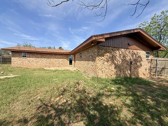 3rd image of 1147 Graves Rd
