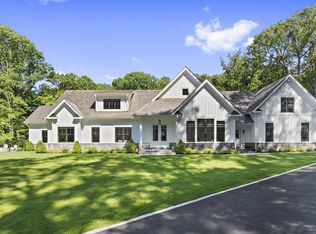 8 Cyntia Ct, Mount Kisco, NY 10549