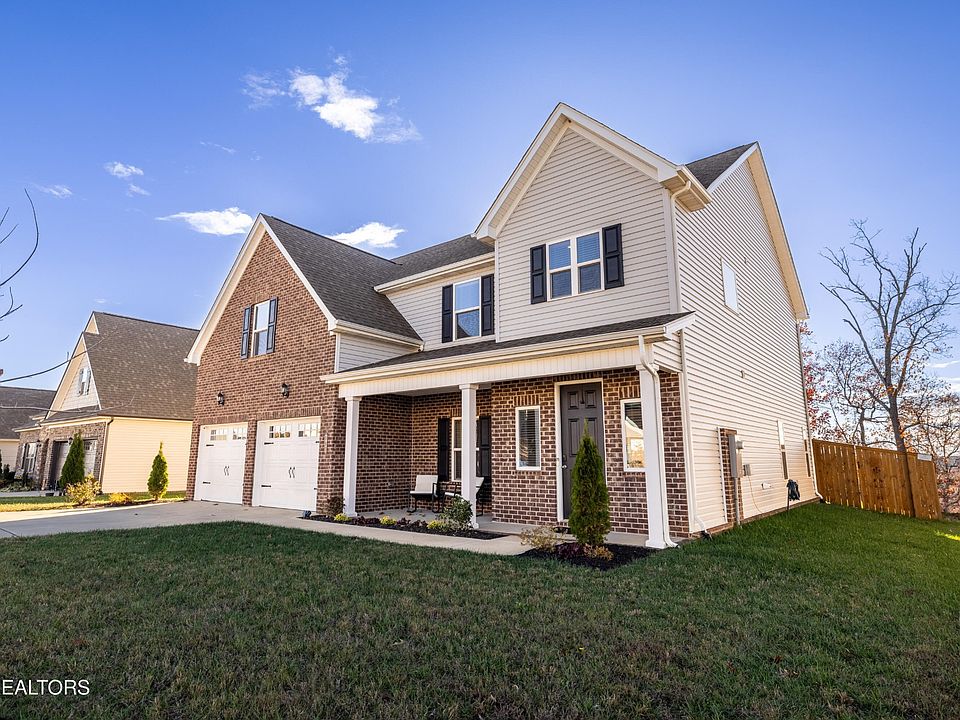 1st image of 260 Aspen Dr