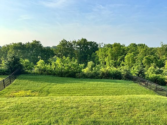 2nd image of 232 Regency Dr