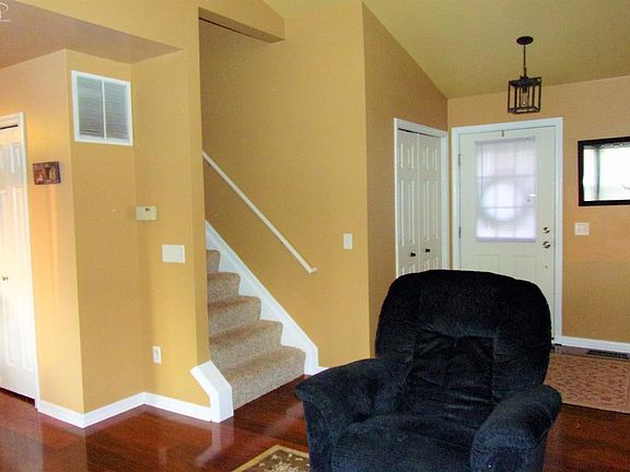 4th image of 10110 Fieldway Trl