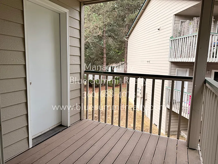 1106 Creekwood Ct SE #C — Photo 9