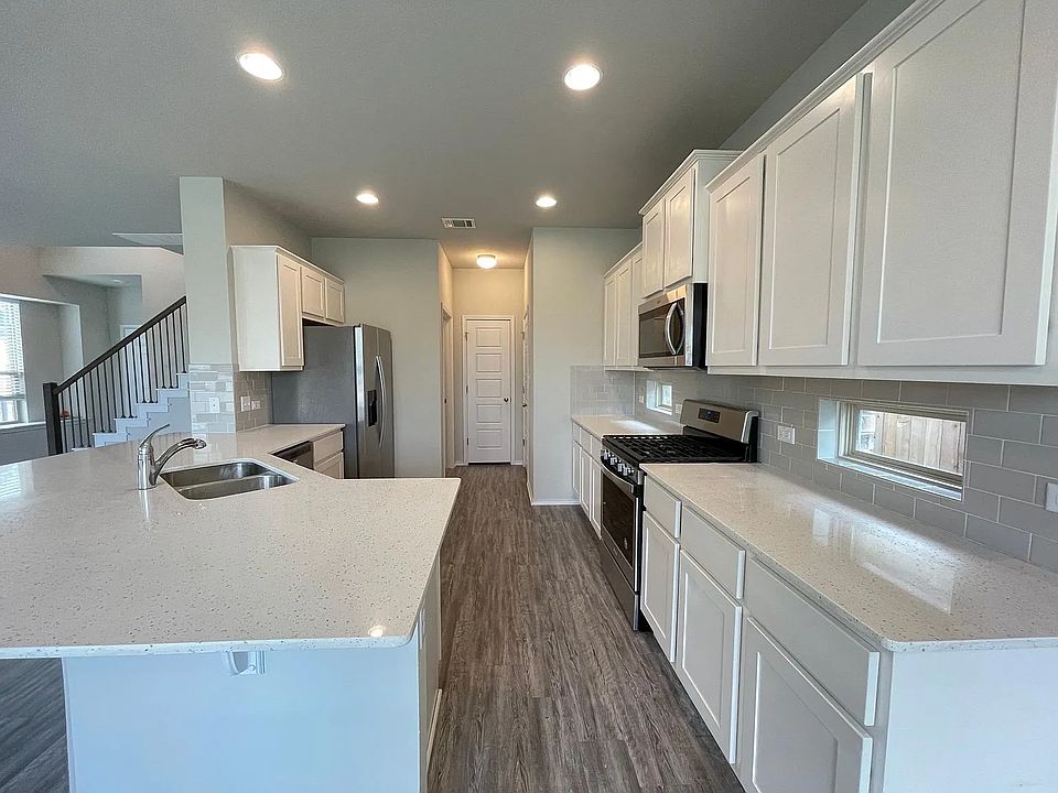 1st image of 1050 Chad Loop