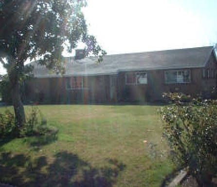 2nd image of 2725 E Vassar Ave