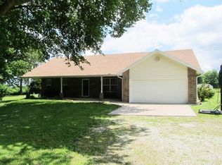 232 That Place Rd, Clever, MO 65631