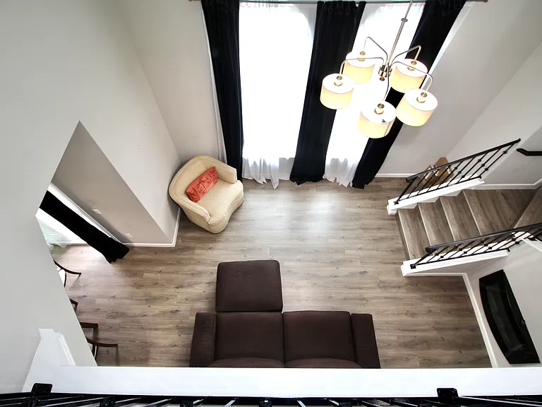 819 Estancia Ct — Photo 29
