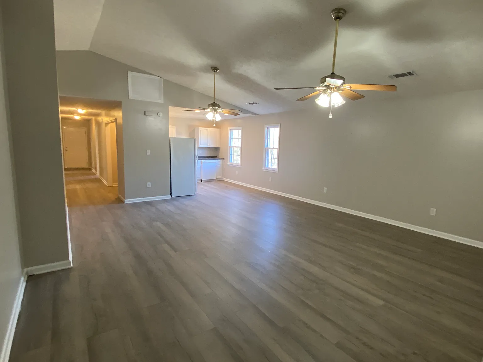 3 bed, 1350 sqft, $1,345 — Photo 3