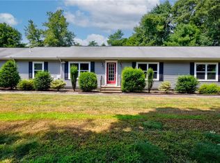 22 Waites Corner Rd, South Kingstown, RI 02892
