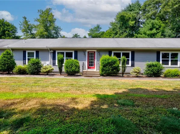 22 Waites Corner Rd, South Kingstown, RI 02892