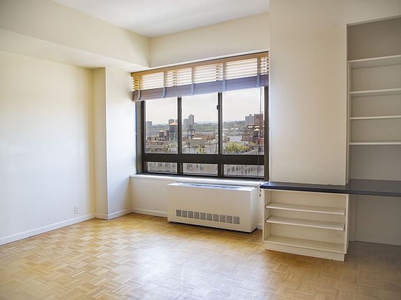 3rd image of 225 W 83rd St APT 20I