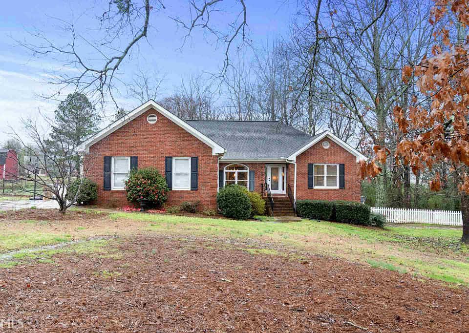 1st image of 605 English Ct