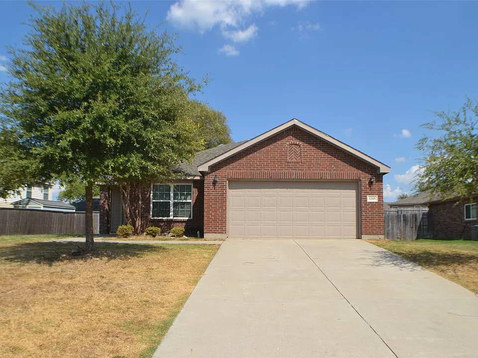 1305 Swan Ridge Dr