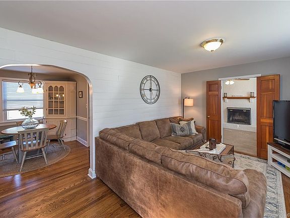 5th image of 8272 Wonderland Ln