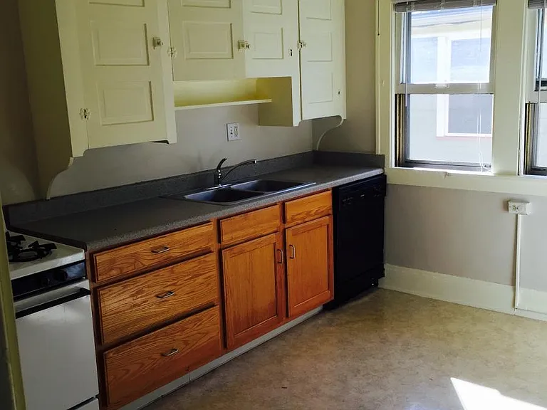 3133 Meadowbrook Blvd — Photo 2