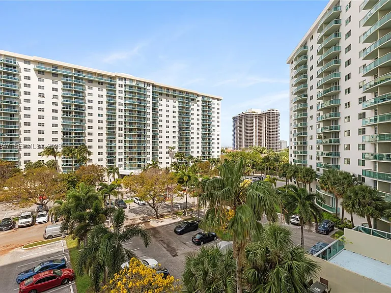 19380 Collins Ave #507 — Photo 15