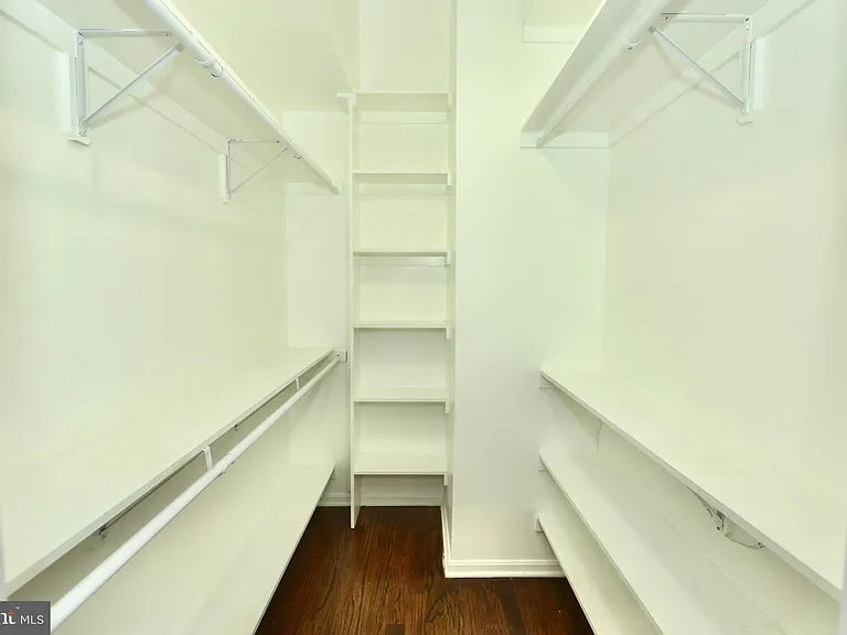 6633 Creek Point Way — Photo 51