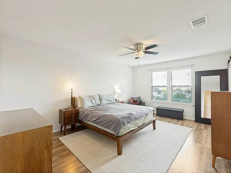 6909 Longford Trl — Photo 13