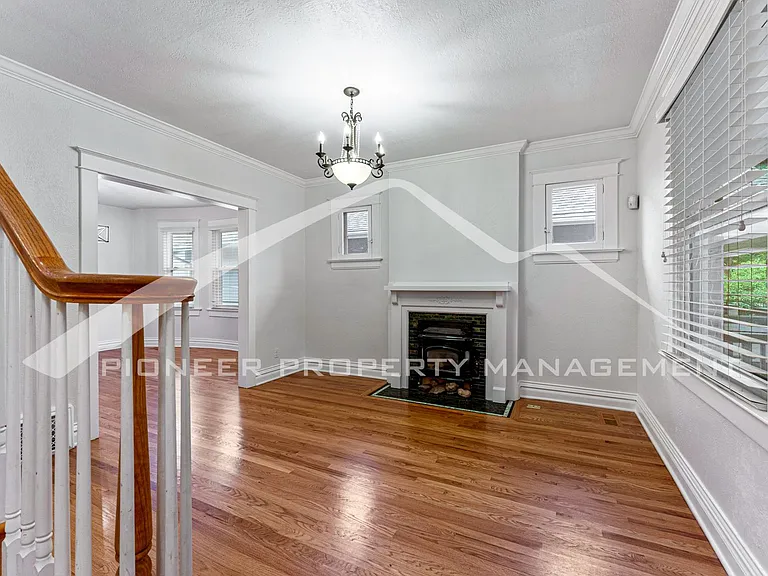 3256 Meade St — Photo 4