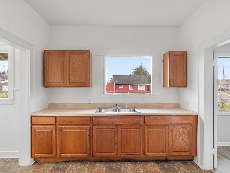 3033 Sumner Ave — Photo 10