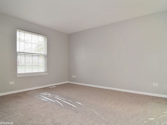 5th image of 1023 Berkshire Ct APT B
