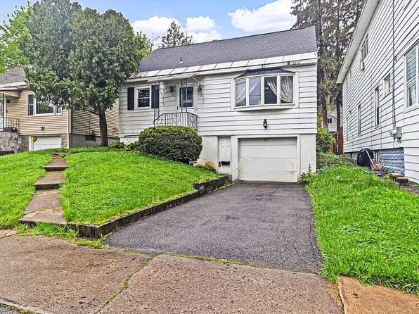 60 Leslie Ave, Utica, NY 13501