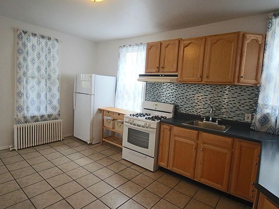 Large eat-in kitchen