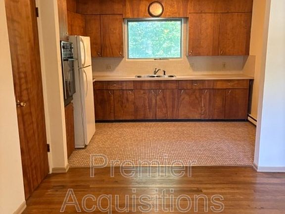 5th image of 1615 Seminary St
