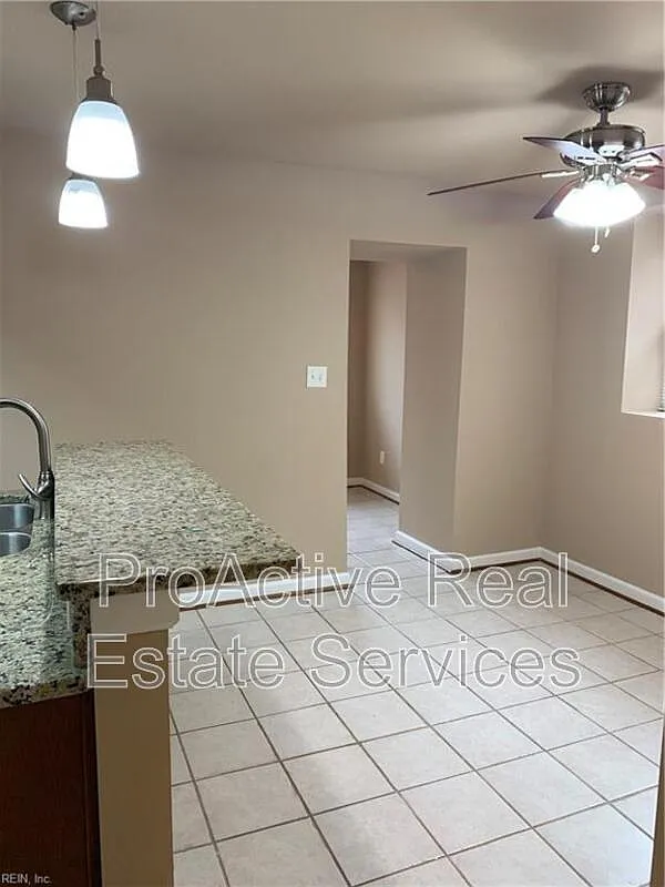 1 bed, 1.0 bath, 650 sqft, $1,200 — Photo 4