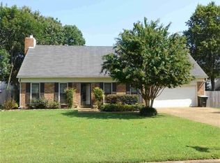 328 E Lawnwood Dr, Collierville, TN 38017