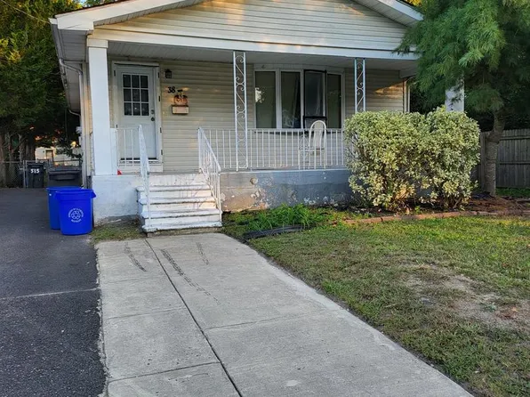 38 California Ave, Clementon, NJ 08021