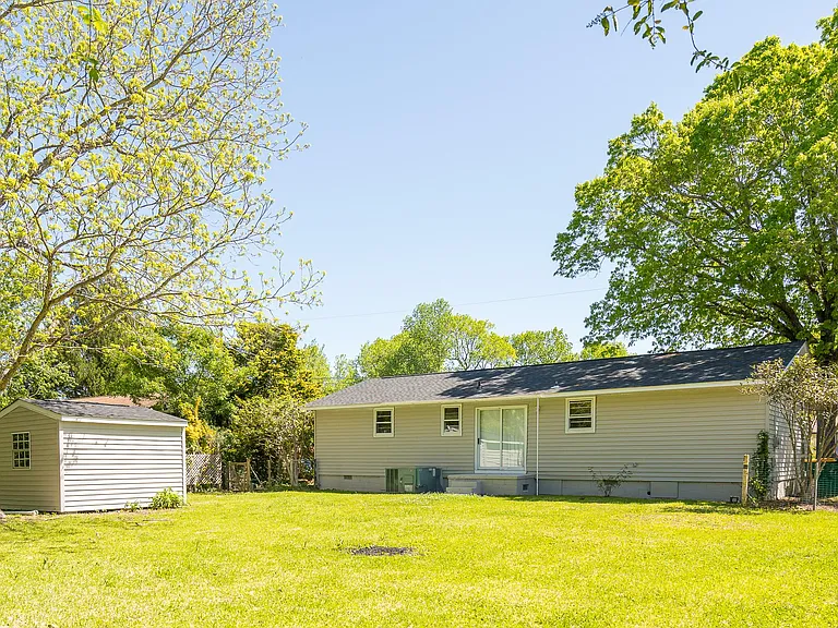 725 W Phillips Dr — Photo 7