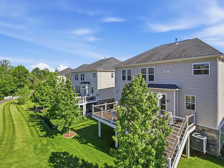 42522 Stratford Landing Dr — Photo 35