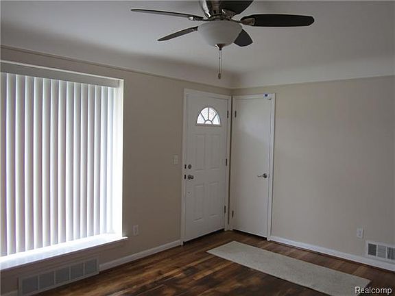 3rd image of 9905 Westmore St