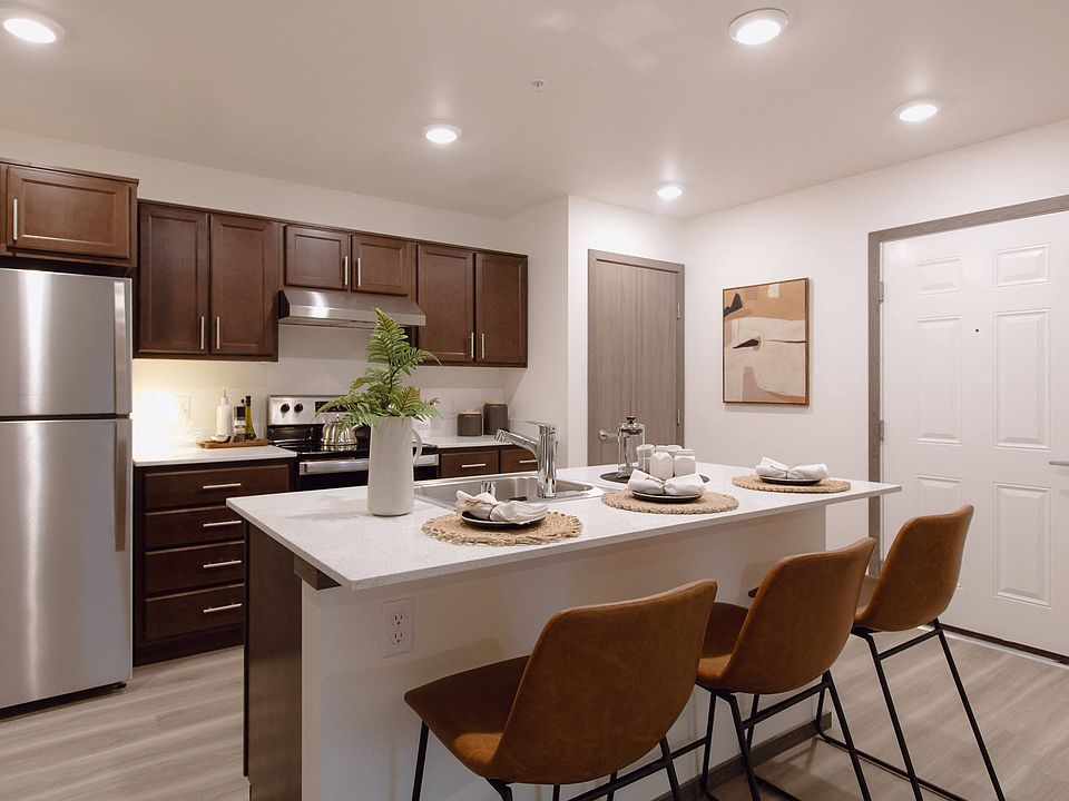 Markwood Apartments 623 W Stevens Rd Burlington WA Zillow