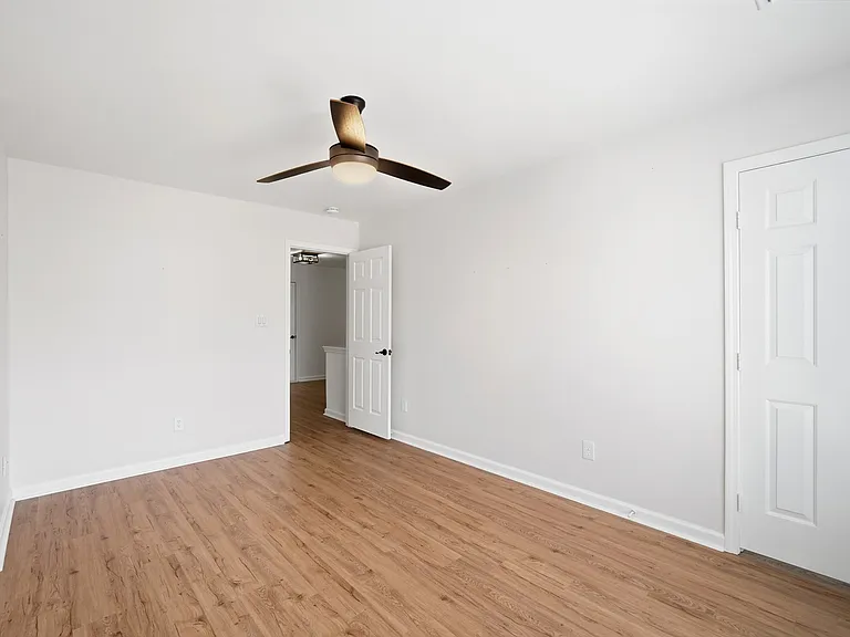4084 Holly Villa Cir — Photo 29