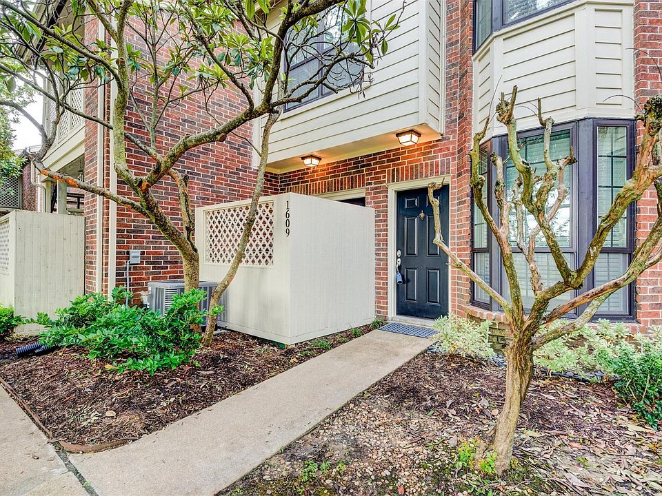 1st image of 2121 El Paseo St APT 1609