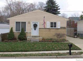 32482 Linderman Ave, Warren, MI 48093