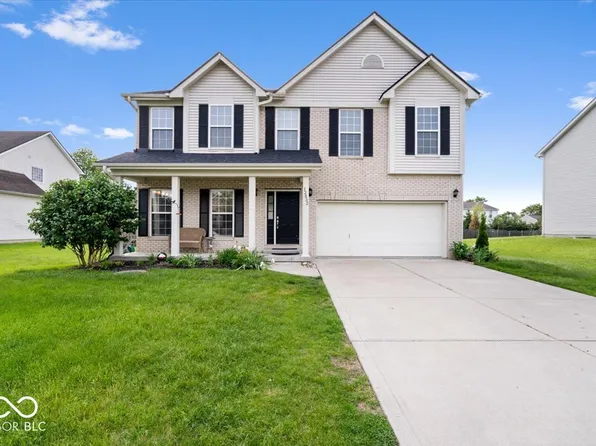12832 Broncos Dr, Fishers, IN 46037