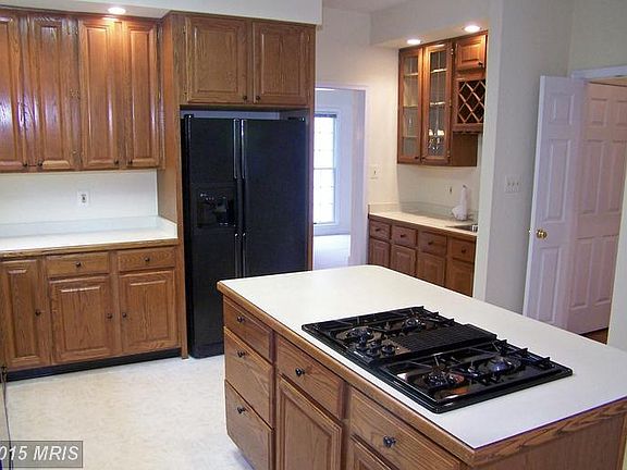 5th image of 46377 Esterbrook Cir