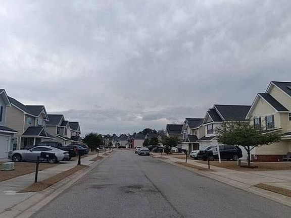 5th image of 215 Grandview Dr