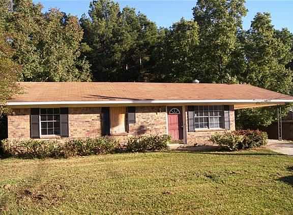 2nd image of 420 Hillside Cir