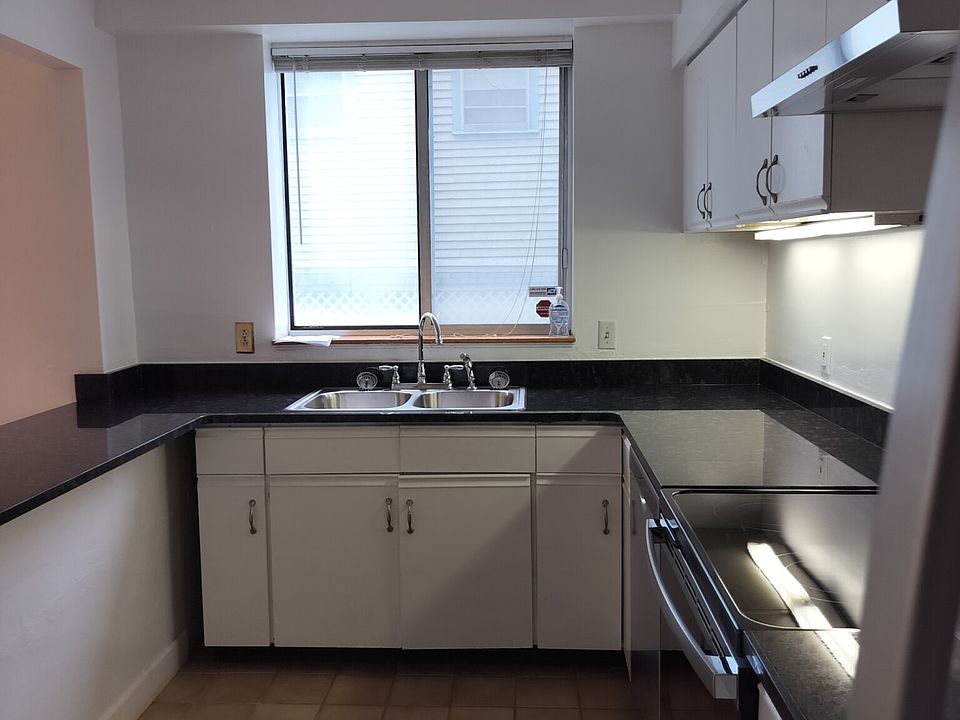 1st image of 332 Franklin St APT 106