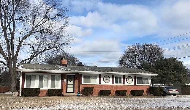 1st image of 721 Hollis St